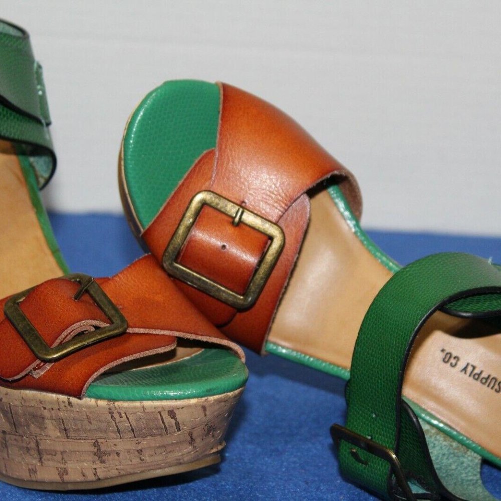 MOSSIMO SUPPLY CO. Green/Tan Buckle Straps Cork Platform Wedge Heels Size 6 B - Picture 8 of 9